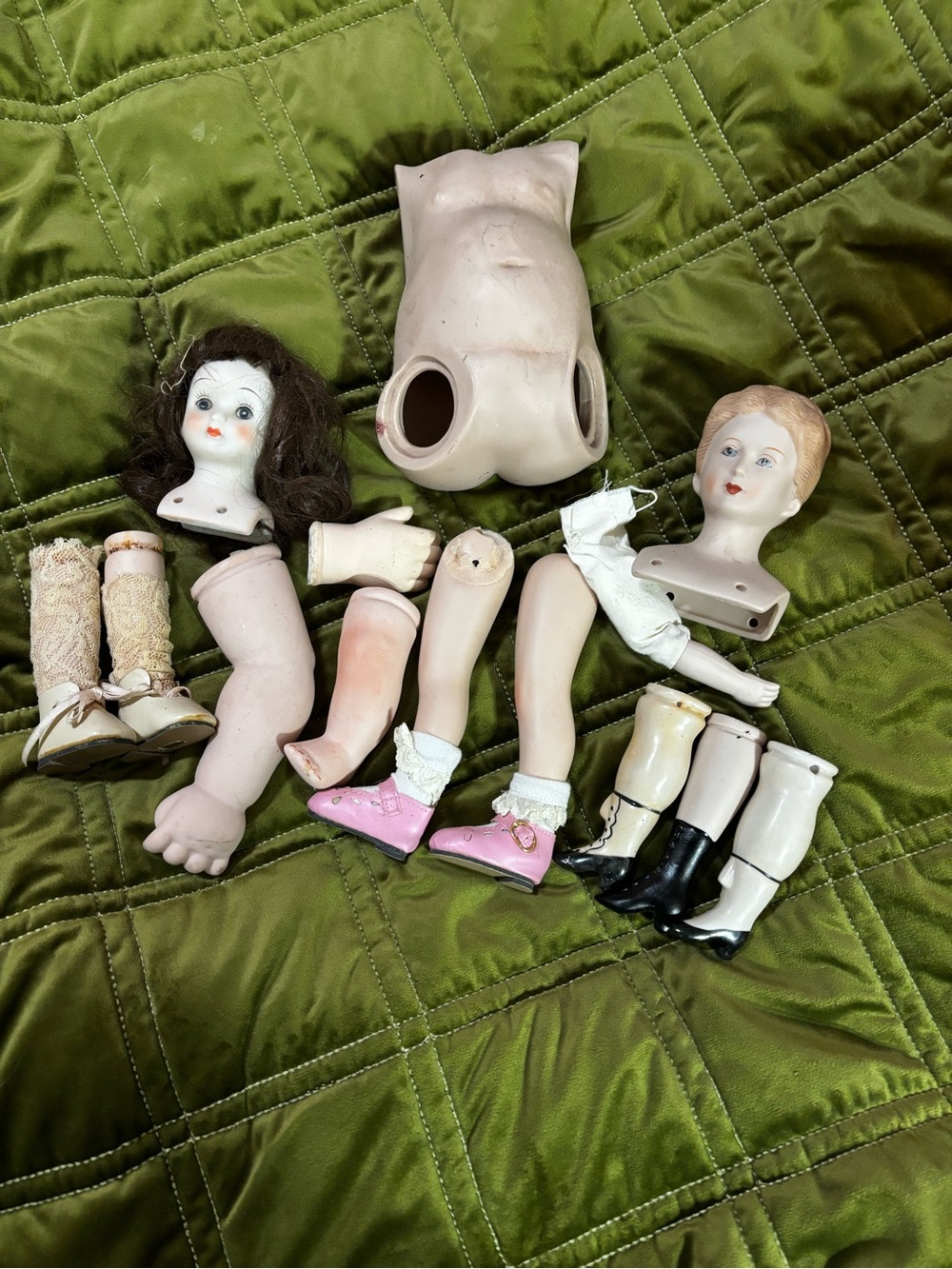 Porcelain doll lot